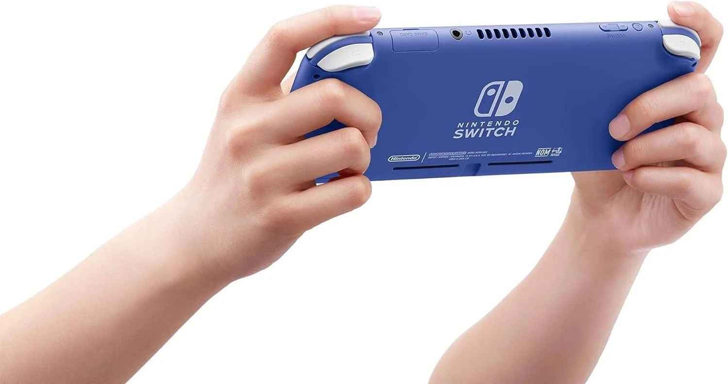 Прошитая Nintendo Switch Lite (Синий) 32GB — Ракурс 4 Прошитая Nintendo Switch Lite (Синий) 32GB — Фото 4 в Gameshop24